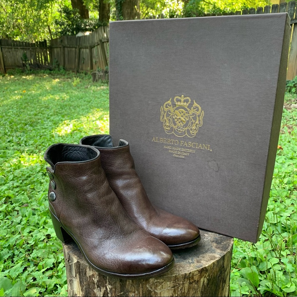 Alberto Fasciani Sveva button leather ankle boots